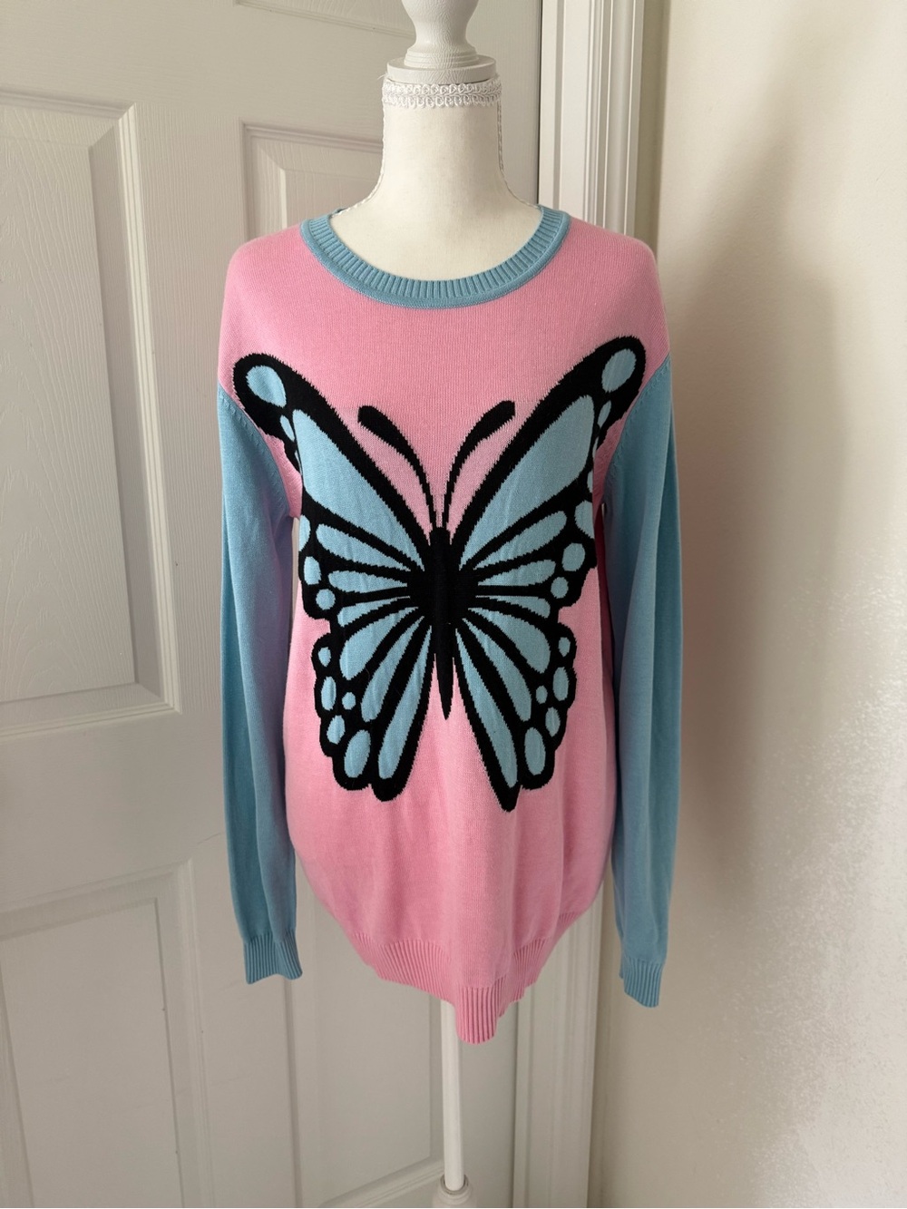dELiA*s Pink Sweater with Mint Trim
